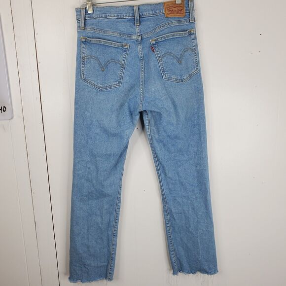 Levis Wedgie Straight Jeans High Rise Light Wash Ripped Knee 90s Mom Womens 30 - Picture 7 of 11
